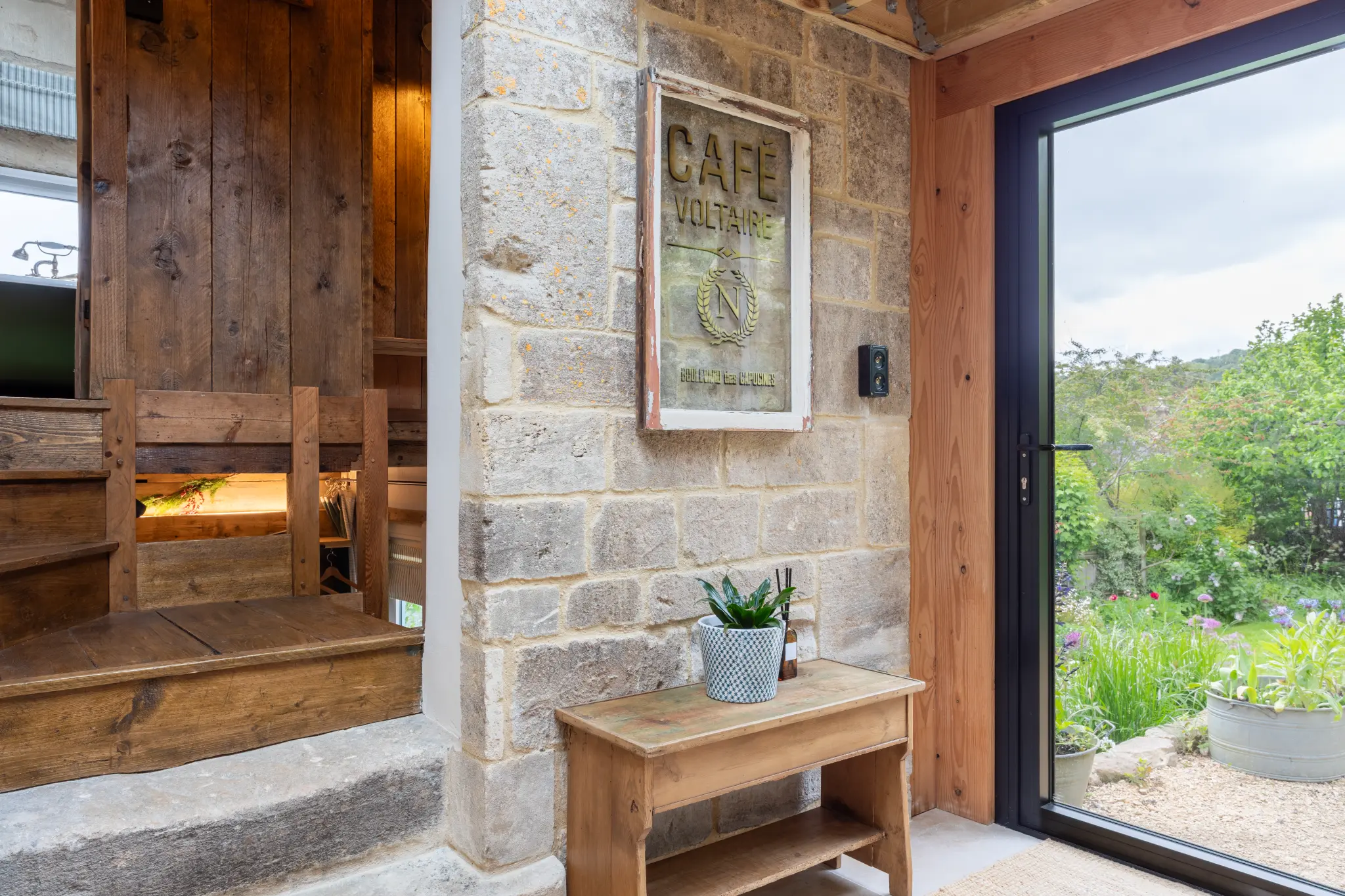 Garden and outdoor seating area at Wiltshire Airbnb property
