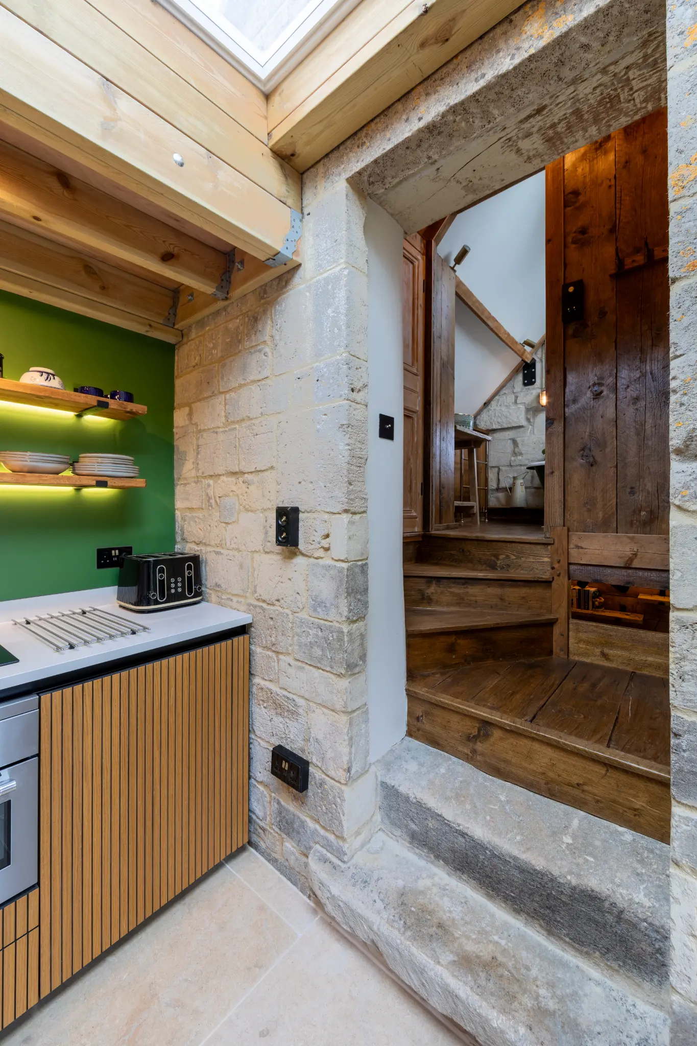 Well-equipped kitchen in Wiltshire holiday let with modern appliances